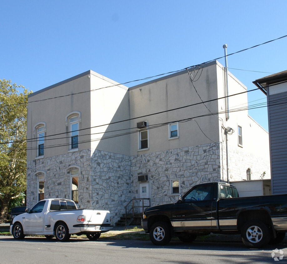 Building Photo - 531 Pine St