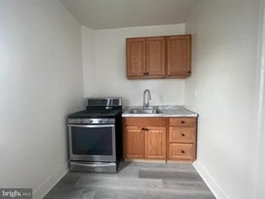 Building Photo - 270 S 52nd St