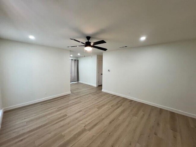 Foto del edificio - Allandale Place / Culdesac / Refrigerator / Washer/Dryer / Fenced Yard