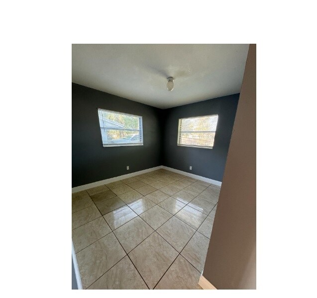 Foto del edificio - 3254 NW 13th St