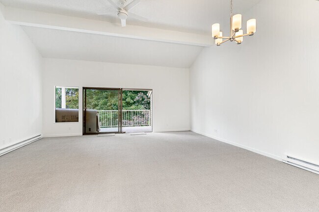 Foto del edificio - 6413 Sand Point Way NE