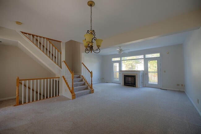 Building Photo - 9929 Hunters Ridge