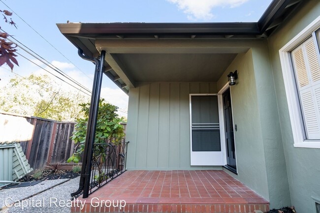 Building Photo - 2 br, 1 bath House - 2205 Davis Drive