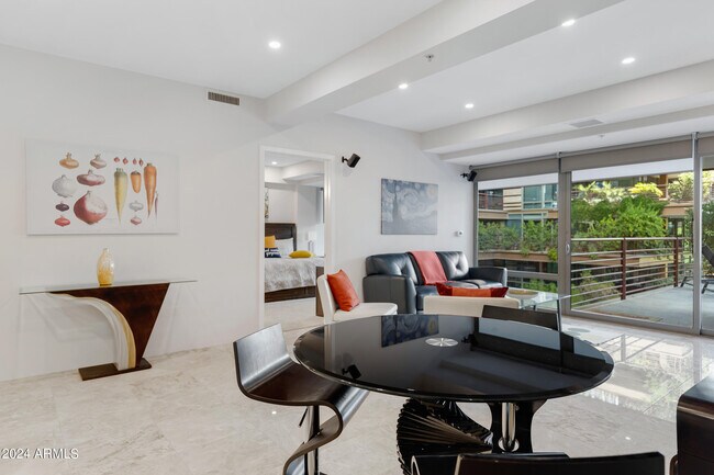 Building Photo - 7121 E Rancho Vista Dr
