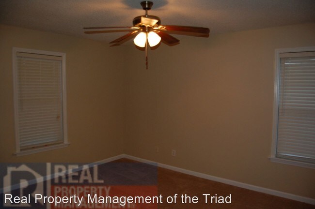 Foto del edificio - 3 br, 2 bath House - 2705 Ralph Johns St