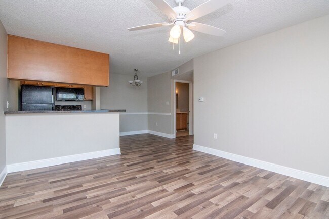 Building Photo - Lake Front - Ground Floor - Corner Locatio...
