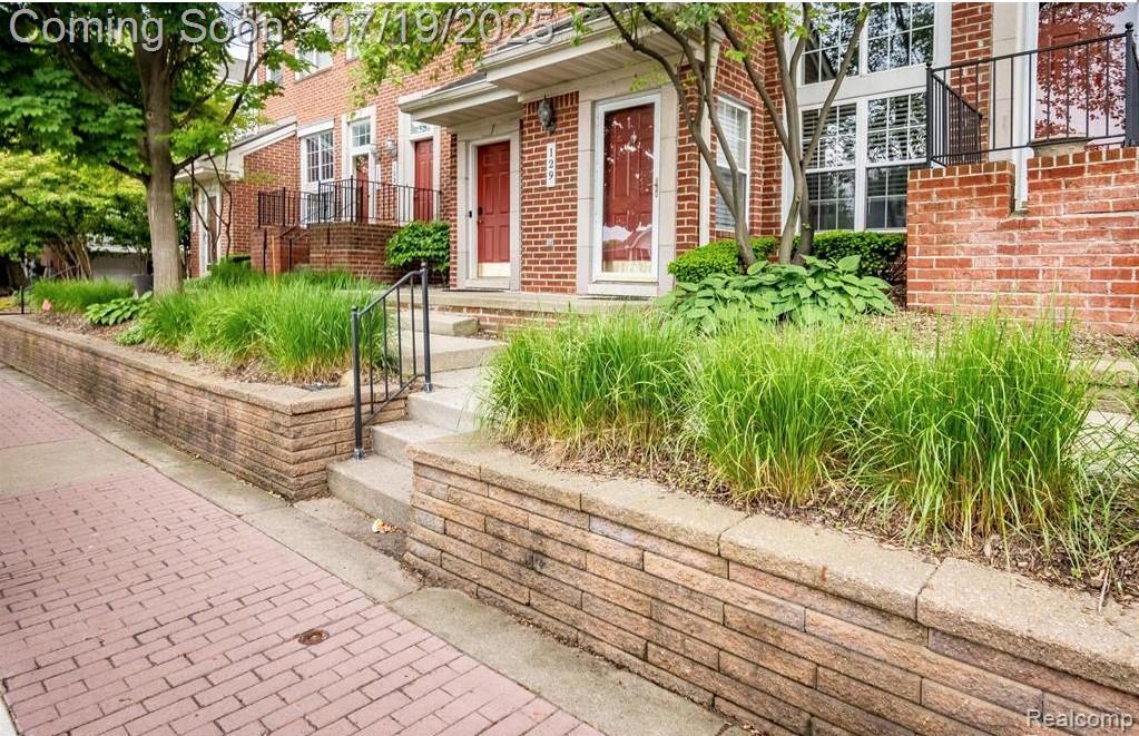 Primary Photo - 129 W Kenilworth Ave