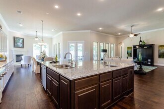 Building Photo - 2064 Bluestem Dr