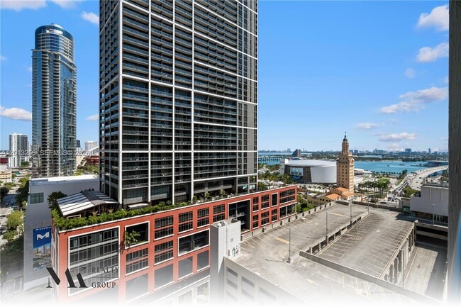 Foto del edificio - 121 NE 5th St