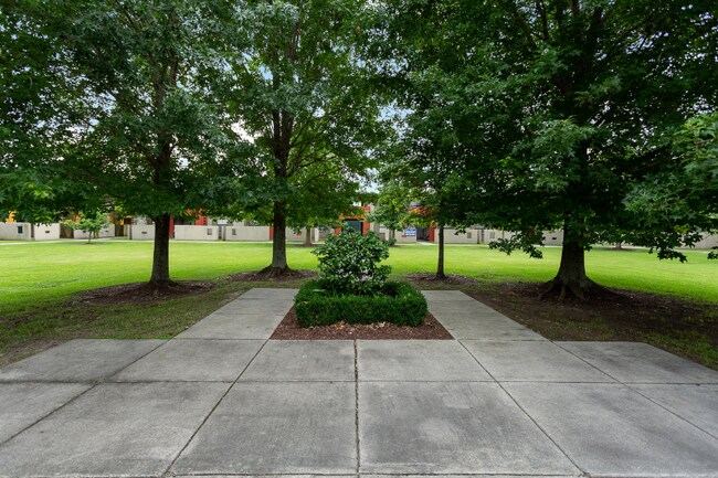 Foto del edificio - 1855 Brightside Dr