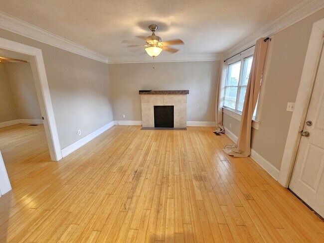 Foto del edificio - 204 Parkins Mill Rd