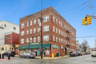 Building Photo - 6700 Park Ave