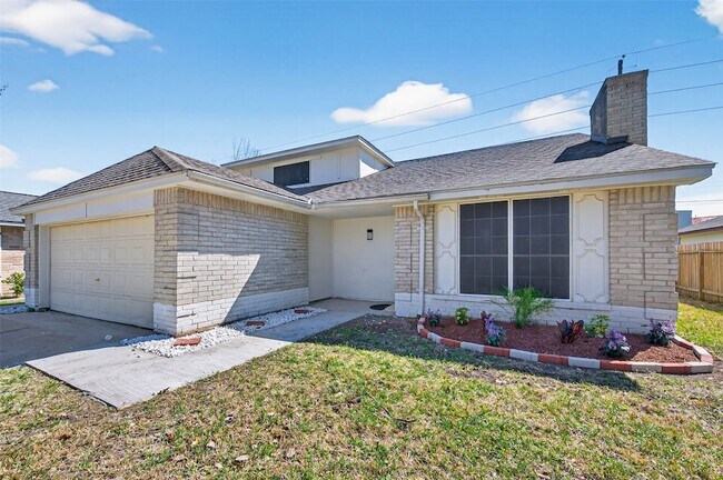 Building Photo - 10726 Village Trail Dr