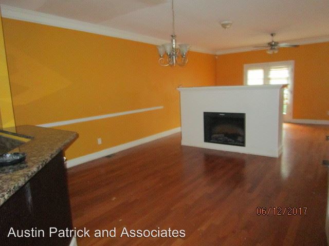 Building Photo - 1561 Laurel Park Pl SW