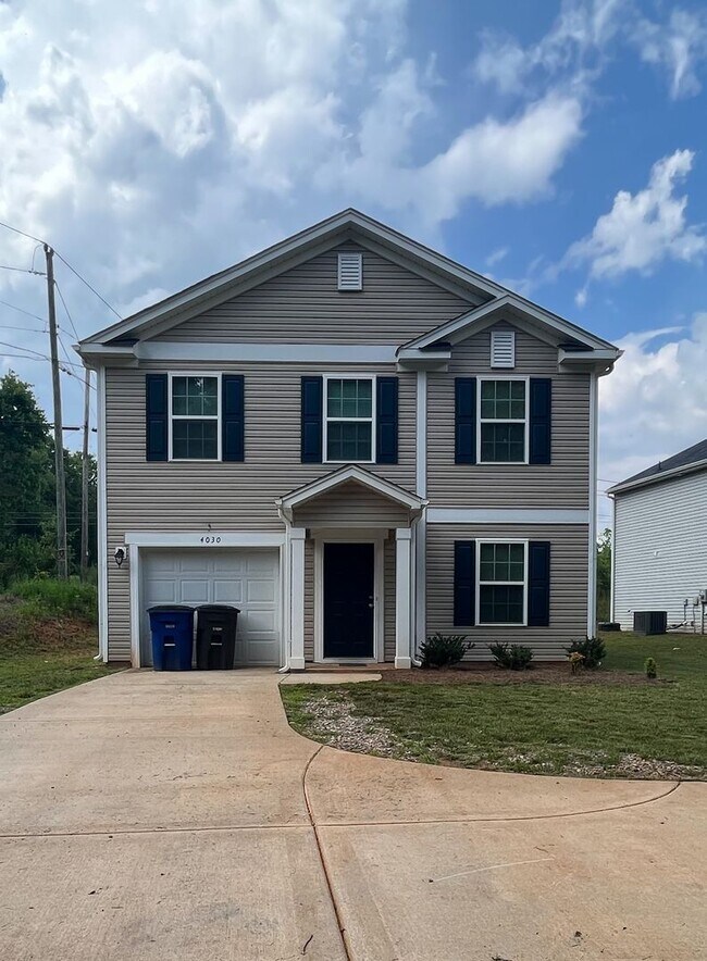 Building Photo - Beautiful 3 bedroom, 2 1/2 bathroom home i...