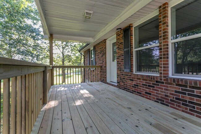 Building Photo - Single Family Home - Available For Rent!
