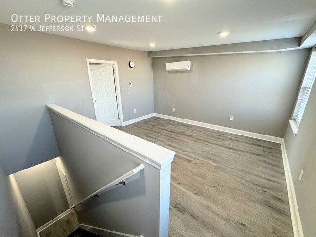 Foto del edificio - 2417 W Jefferson St