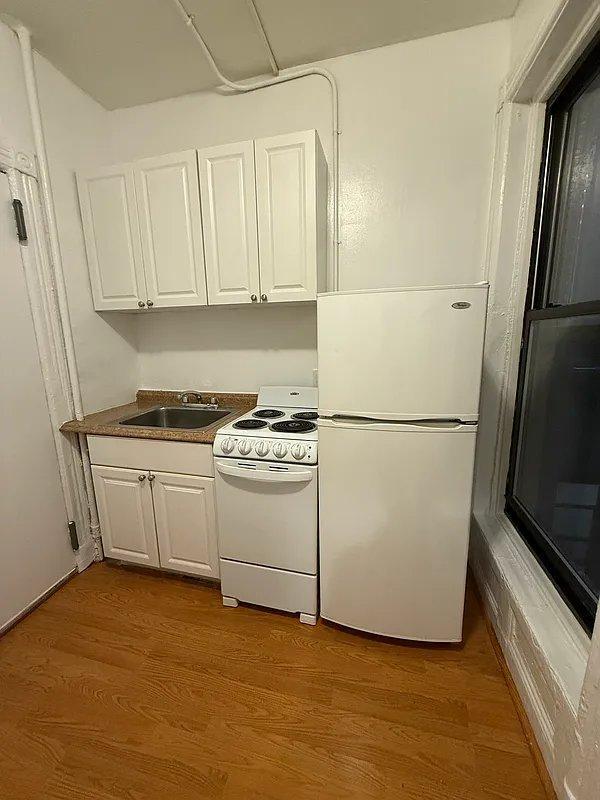Building Photo - 1 bedroom in New York NY 10019
