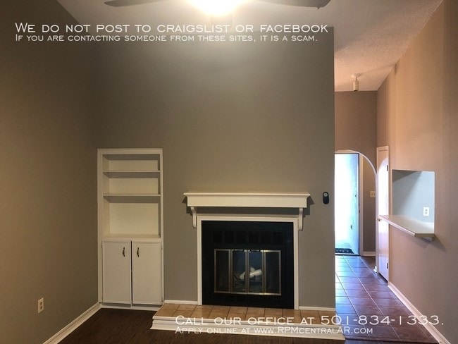 Building Photo - 301 Kings Row Dr