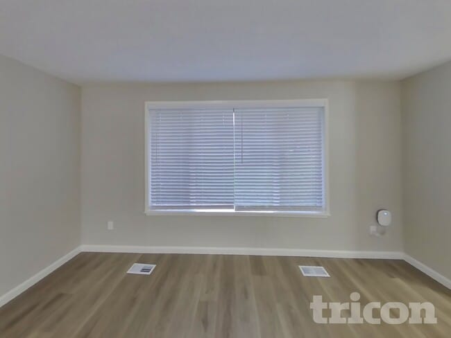 Building Photo - 2504 26th St SE