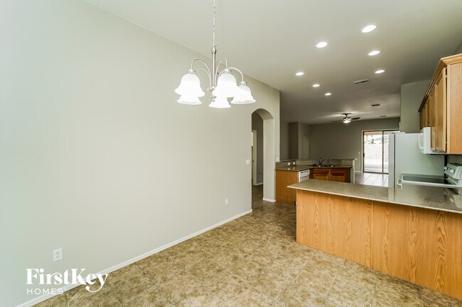 Foto del edificio - 12891 Westminster Dr