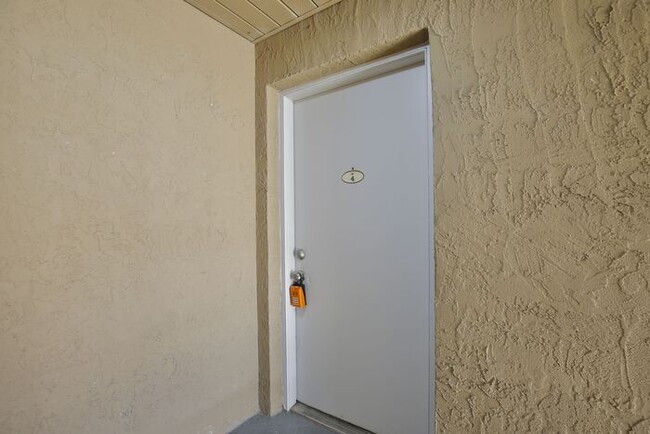 Photo - Spacious 2/2 Condo Located in the Gated Community of Hawthorne Village - Orlando!