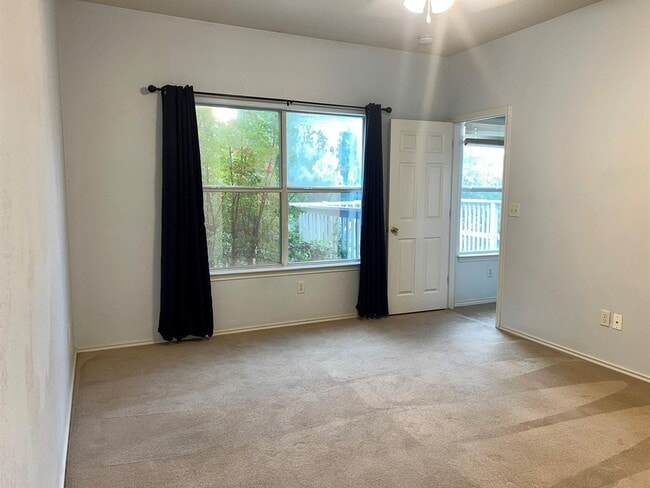 Foto del edificio - 1310 E 3rd St