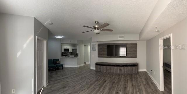 Foto del edificio - 5530 Metrowest Boulevard Unit 20