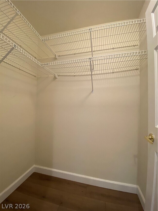 Foto del edificio - 2624 Breakers Creek Dr