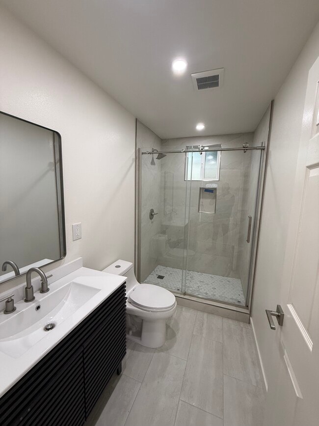 Building Photo - 13040 Terra Bella St