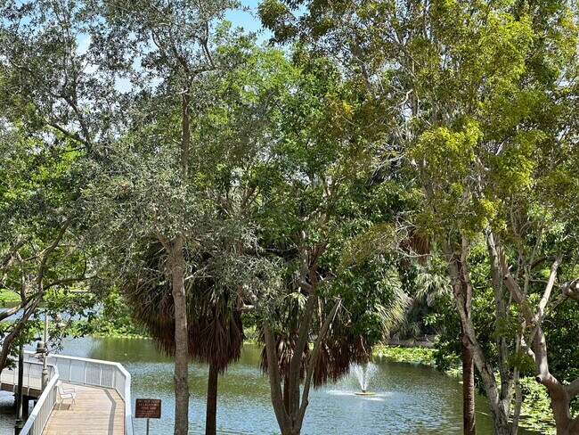 Building Photo - 700 E Boynton Beach Blvd