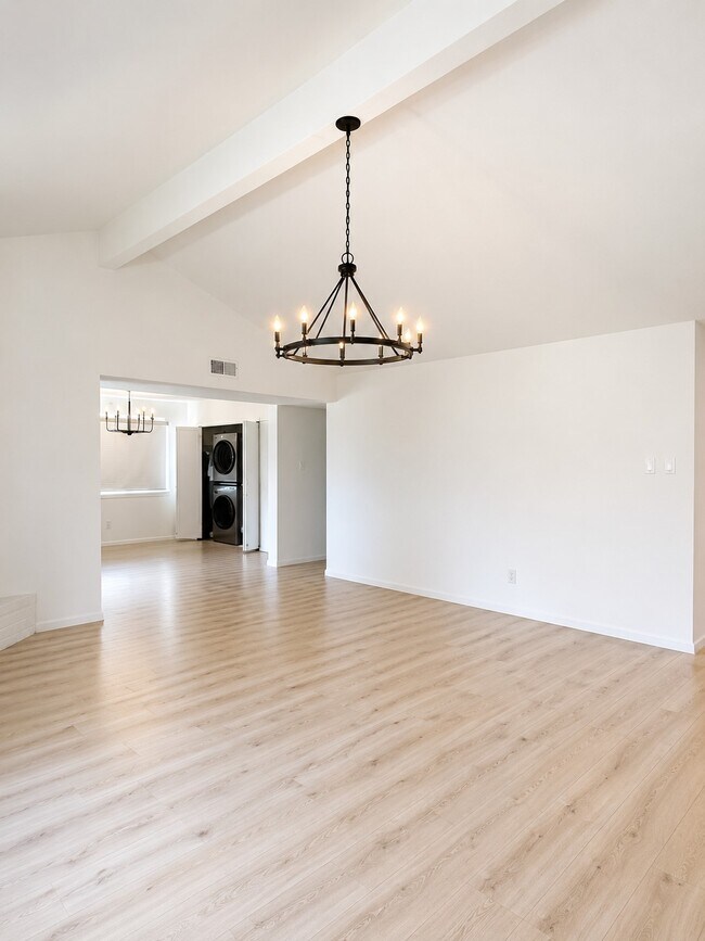 Foto del edificio - 9511 Bollingbrook Dr