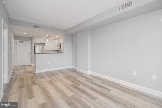 Building Photo - 3600 S Glebe Rd