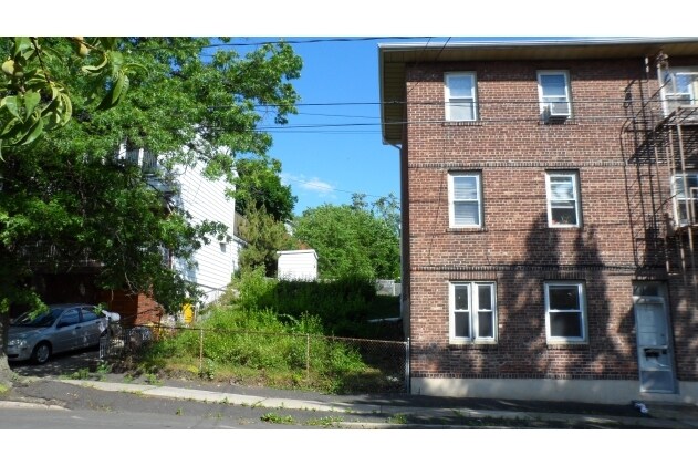 Building Photo - 301 E Brinkerhoff Ave