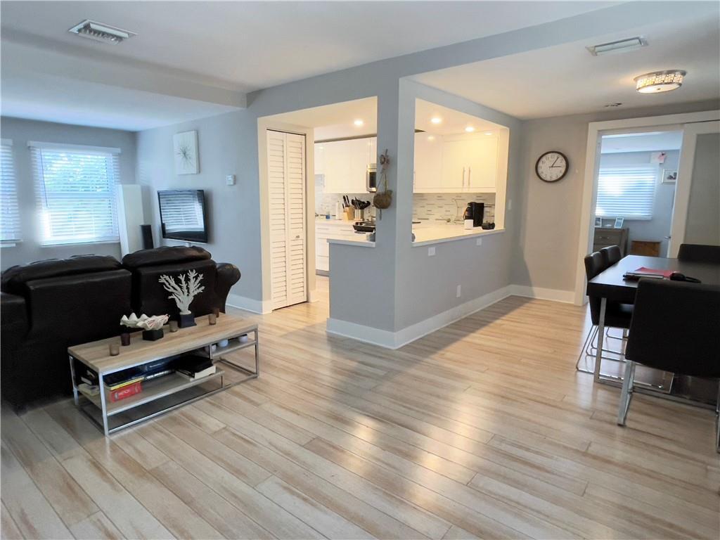 1610 NE 7th St, Fort Lauderdale, FL 33304 Room for Rent in Fort