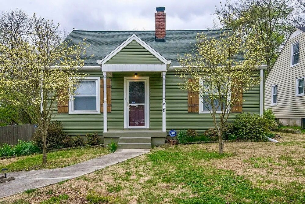 Primary Photo - 2127 Riverside Dr