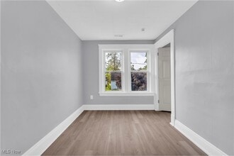 Building Photo - 11702 Brookfield Ave