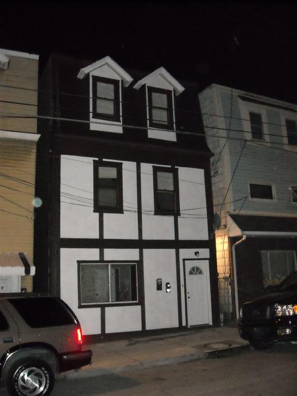 Building Photo - 62 Mount Oliver St