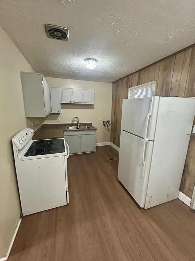 Building Photo - 6650 Westfield Dr