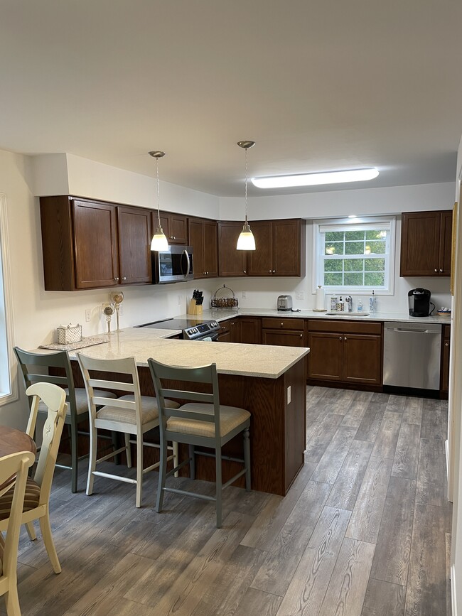Building Photo - 4 Brozdowski Ln