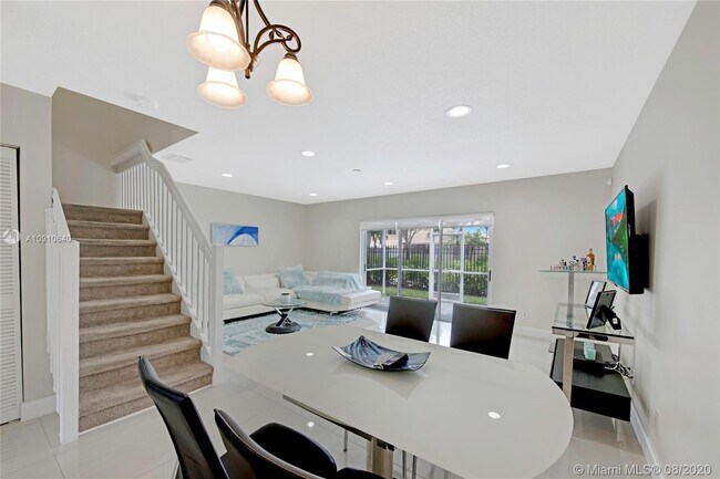 Foto del edificio - 20829 NW 2nd St