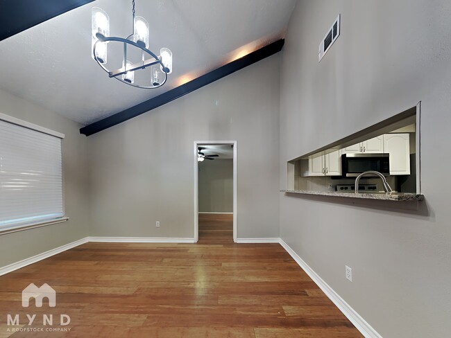 Foto del edificio - 4607 Rivertree Ln