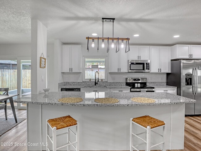 Building Photo - 872 Sadnet Cir NE