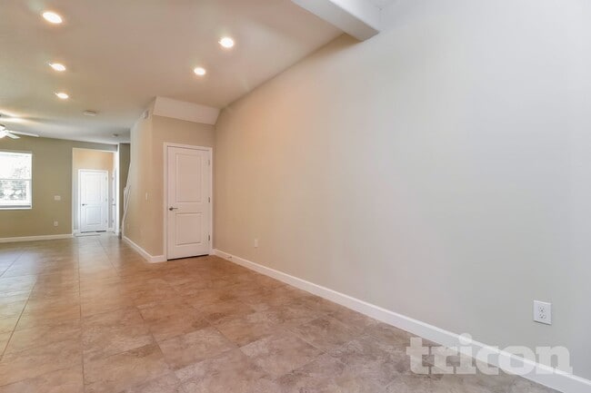 Foto del edificio - 6875 Citrus Creek Ln