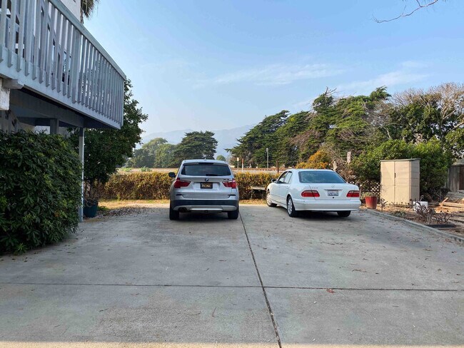 Building Photo - 4545 Carpinteria Ave