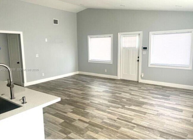 Building Photo - 507 Malverne Rd