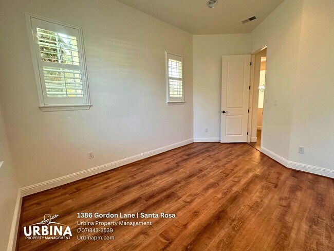 Foto del edificio - 1386 Gordon Ln
