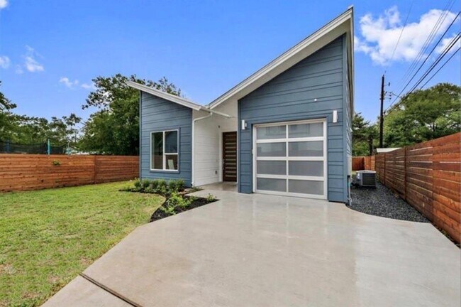 Foto del edificio - 1131 Mason Ave