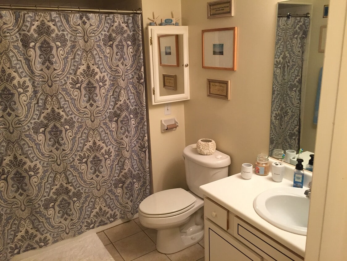 28 Great Wood Ct Unit 3, Fairport, NY 14450 Condo for Rent in