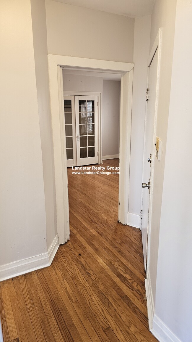 Building Photo - 4409 N Kenneth Ave